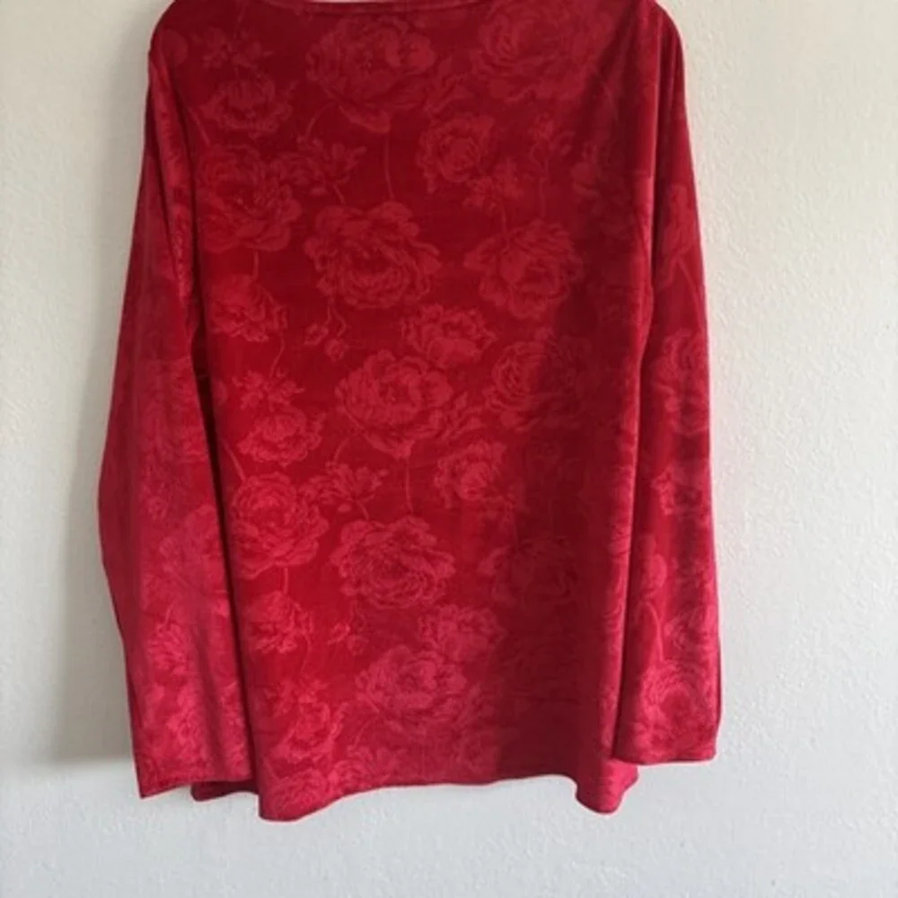 Lane Bryant Velour Red Flower Ladies V-Neck Shirt Size 18/20 - Picture 3 of 4